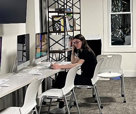Phone-a-Thon Connects Students, Alumni