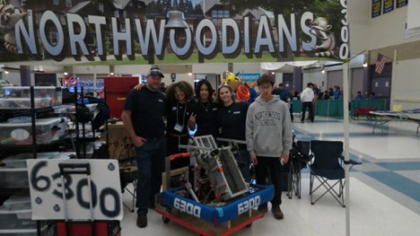 Robotics Team Warms Up with Off-Season Competition 