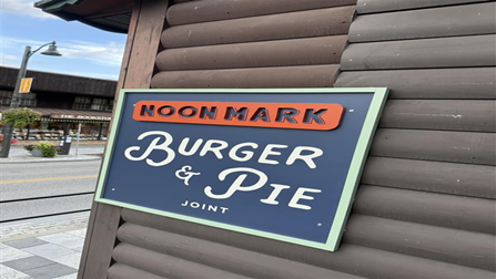 Burger Review: Noon Mark’s Classic burger